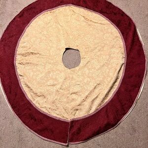Elegant Red and Cream Tree Skirt